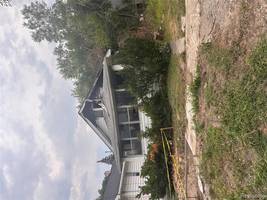 1606 Indiana Avenue, Flint, MI 48506