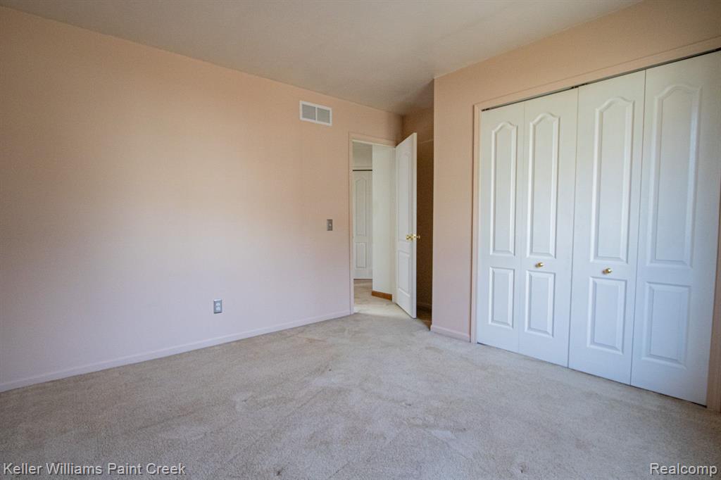2569 MAPLE FOREST Drive, Wixom, MI 48393 — Photo 20