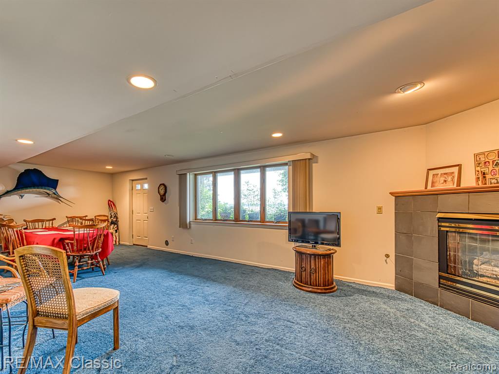 11540 E E Shore Drive, Whitmore Lake, MI 48189 — Photo 19
