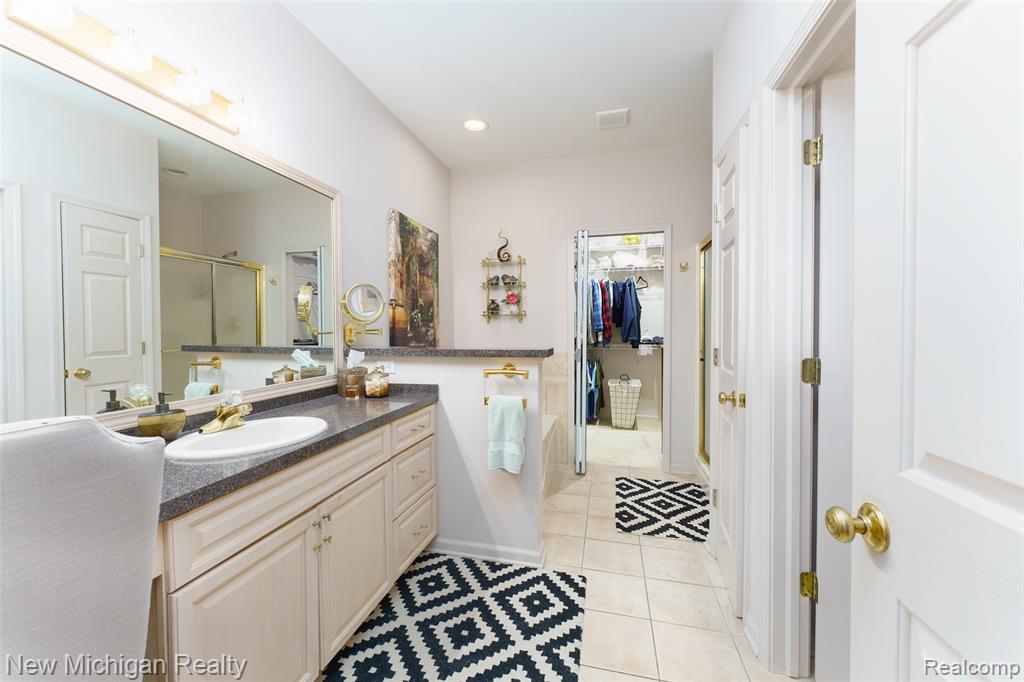 13111 Harbor Landings Drive, Fenton, MI 48430 — Photo 20
