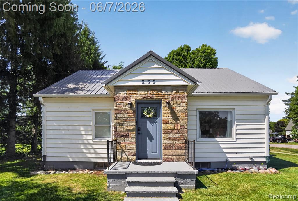 239 E Chestnut Street, Webberville, MI 48892 — Photo 3