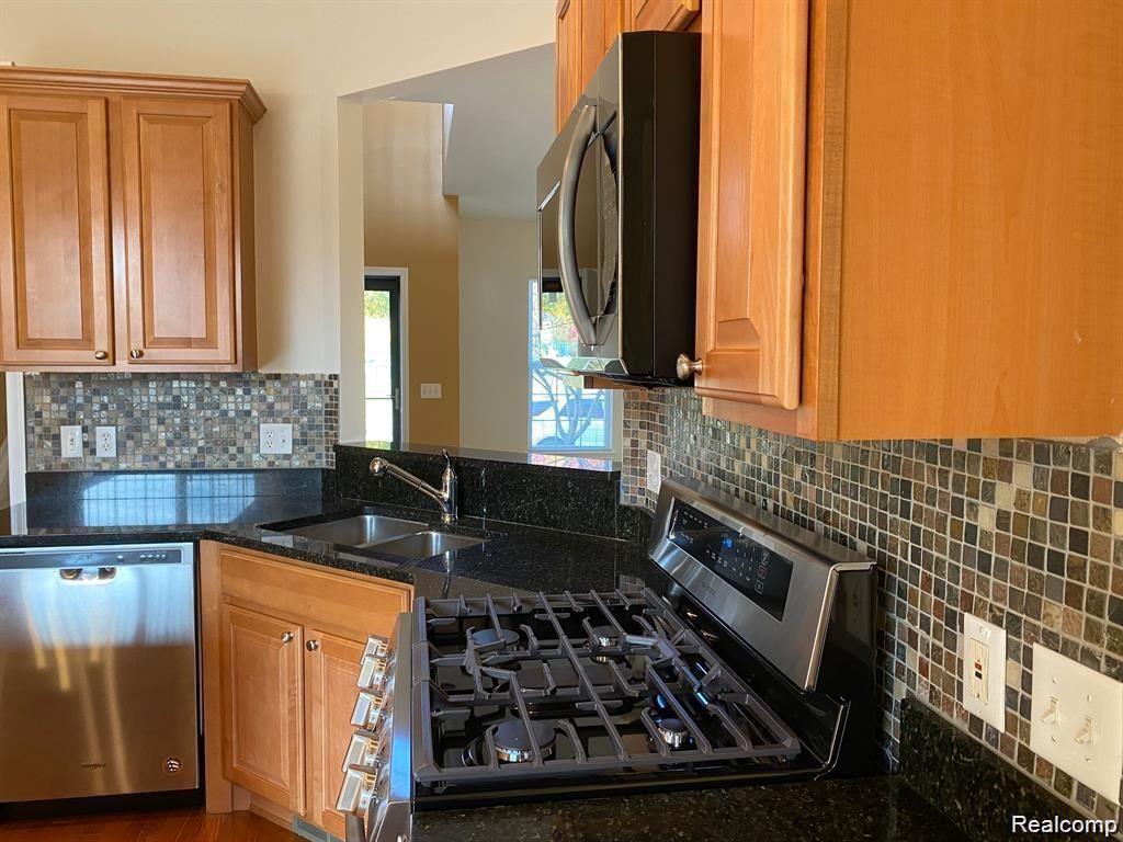 49691 COURTYARD Lane, Canton, MI 48188 — Photo 19