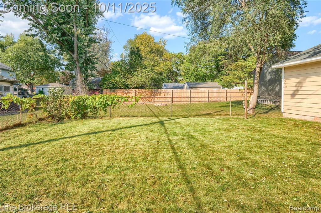 5241 Drayton Road, Clarkston, MI — Photo 6