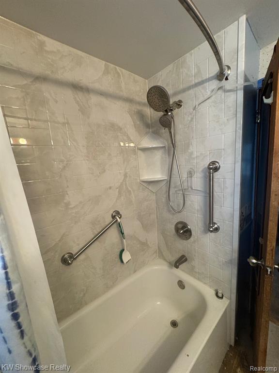 5821 FELSKE Drive, Brighton, MI 48116 — Photo 8