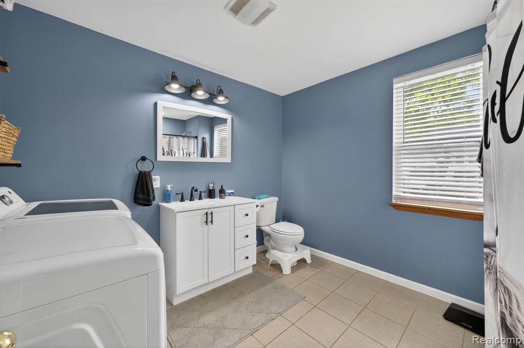6354 Lapeer Road, Burton, MI 48509 — Photo 16