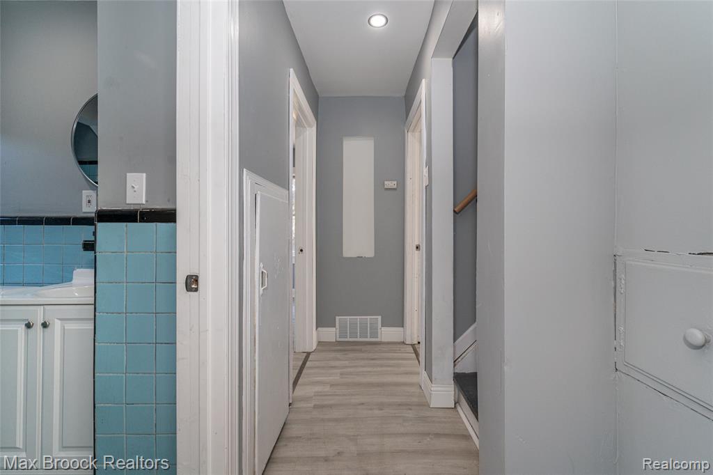 9327 Schaefer Highway, Detroit, MI 48228 — Photo 16