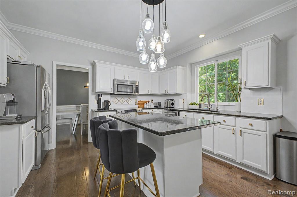 8179 Creekside Drive, Westland, MI — Photo 11