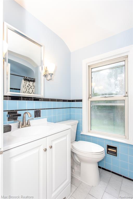 25830 Berkley Avenue, Huntington Woods, MI — Photo 29
