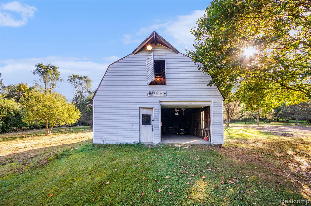 8344 Ellis Road, Clarkston, MI 48348 — Photo 11