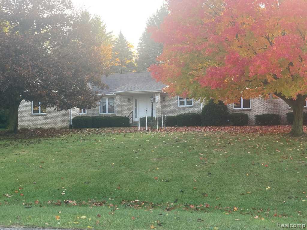 4163 Nancy Drive, Brighton, MI 48114 — Photo 2