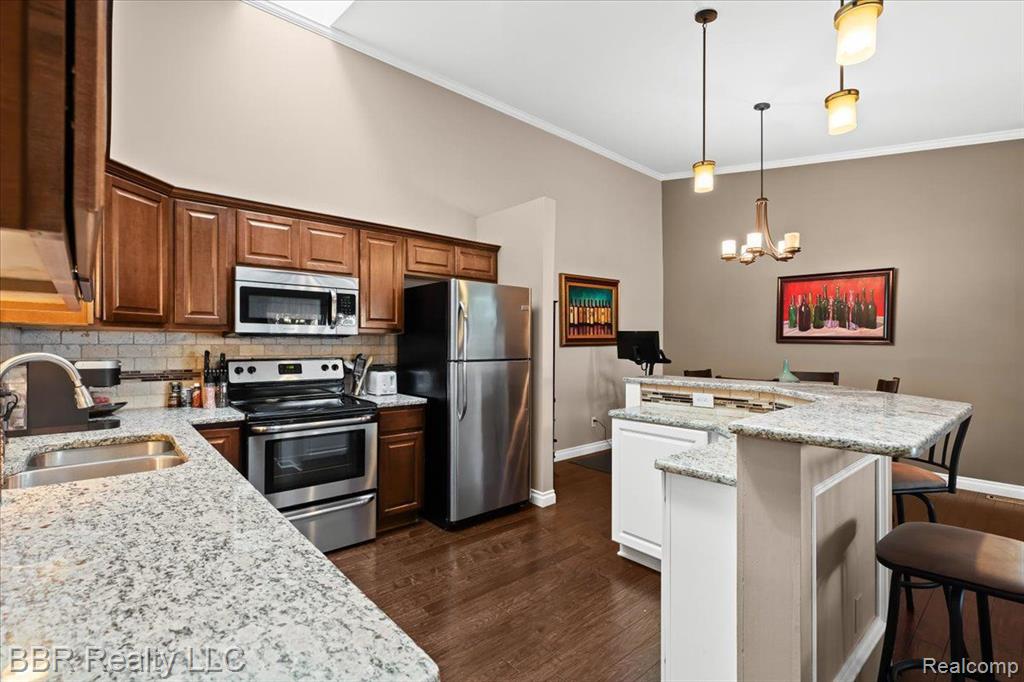 22118 EDGEWATER, Novi, MI — Photo 10