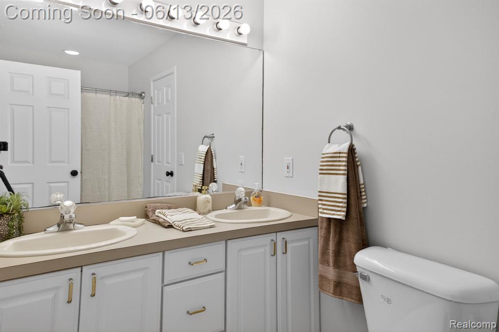 9961 Cross Creek Drive, South Lyon, MI 48178 — Photo 49