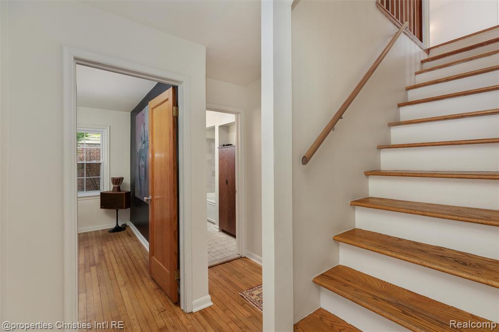 13323 Hart Avenue, Huntington Woods, MI — Photo 21