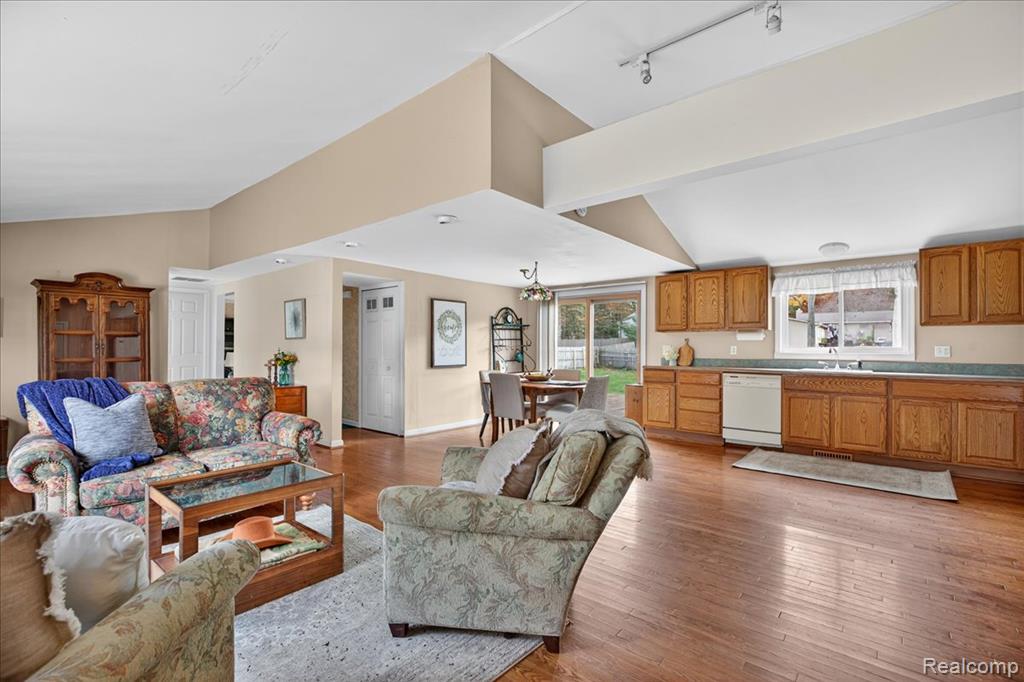 5621 Delmas Road, Independence, MI 48348 — Photo 10