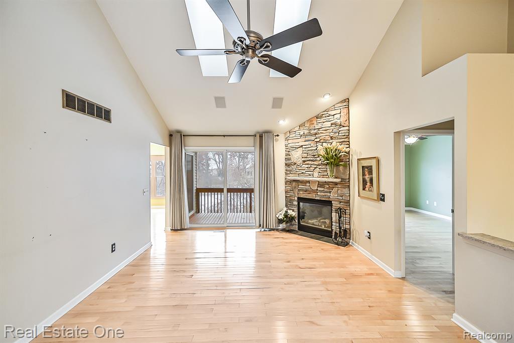 941 PERSIMMON Drive, Brighton, MI 48116 — Photo 3