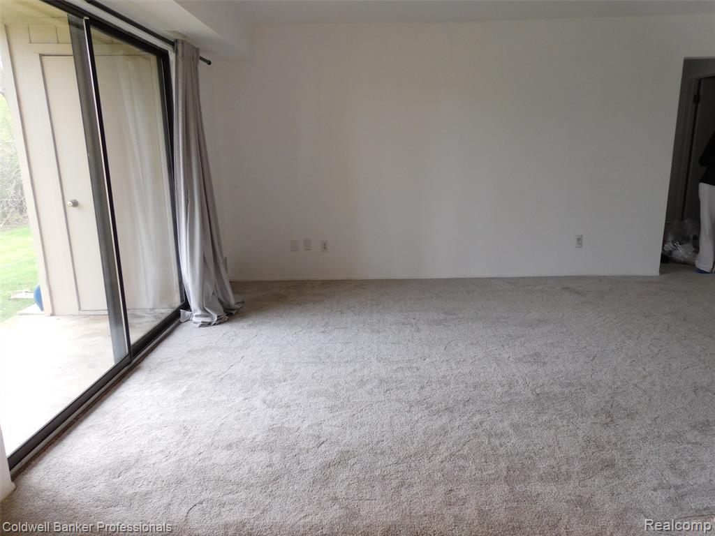 3915 Lone Pine Road, 100, West Bloomfield, MI 48323 — Photo 9