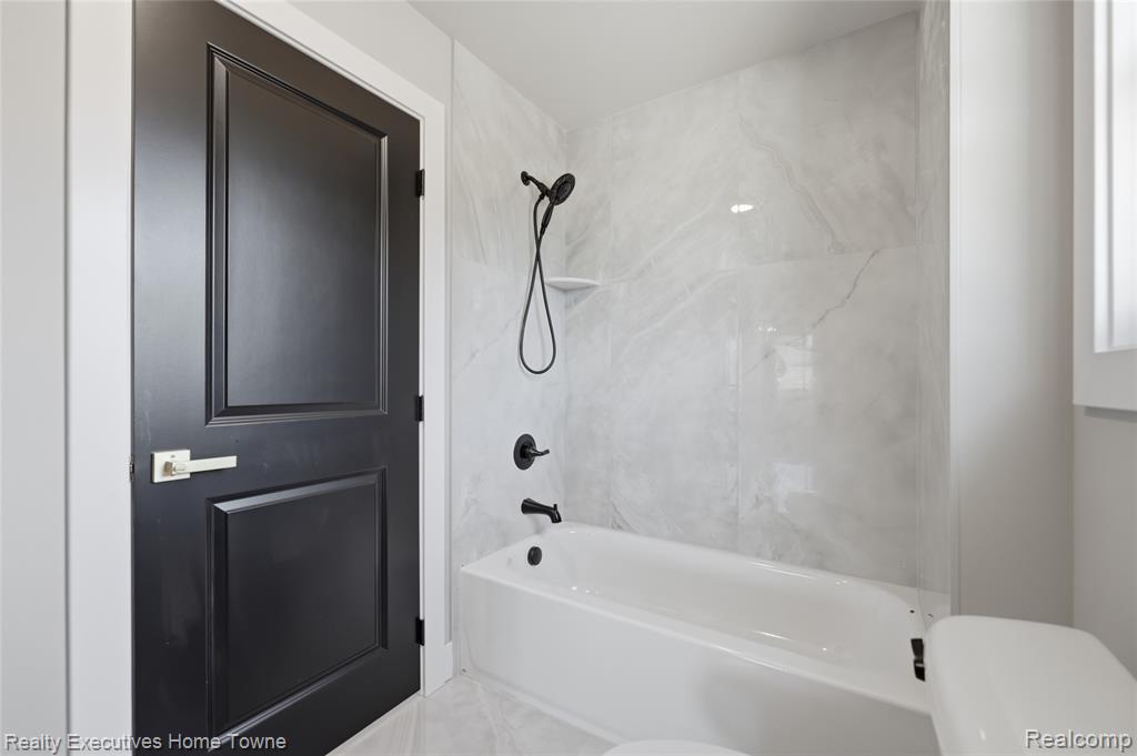 12020 Encore Court, Shelby Twp, MI 48315 — Photo 37