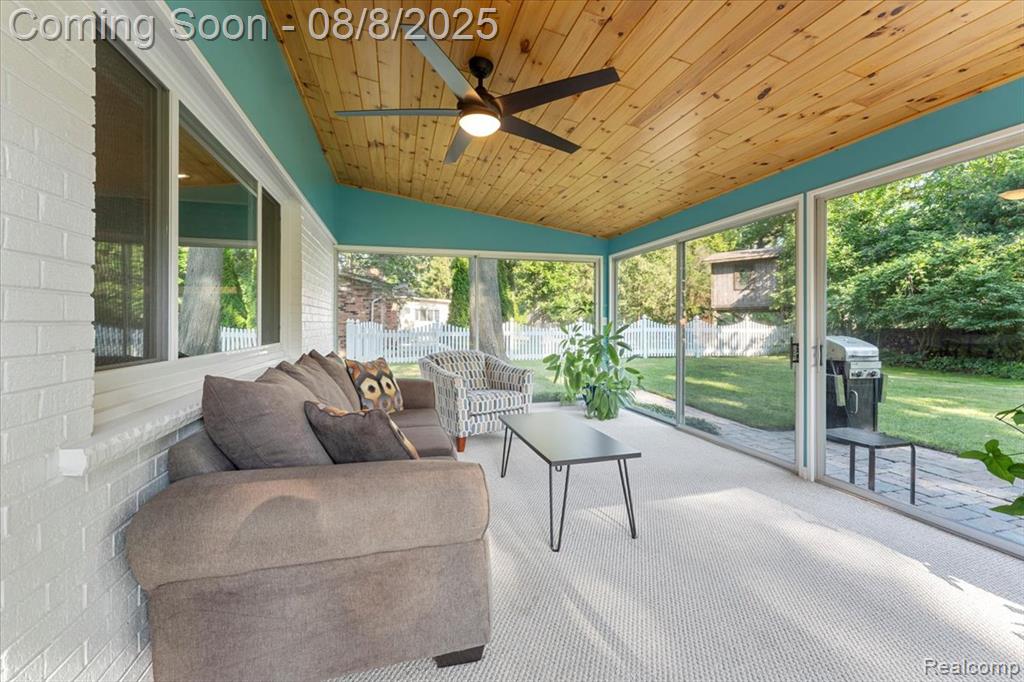 8751 Woodside Drive, Grosse Ile, MI 48138 — Photo 21