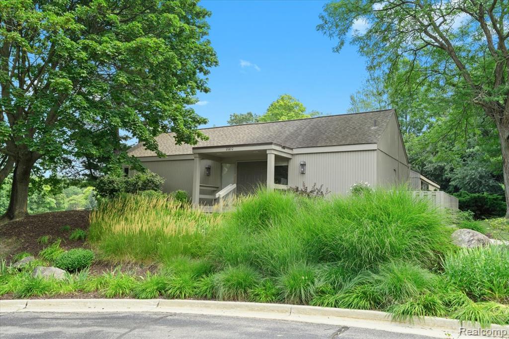 2208 Applewood Court, Ann Arbor, MI 48103 — Photo 35