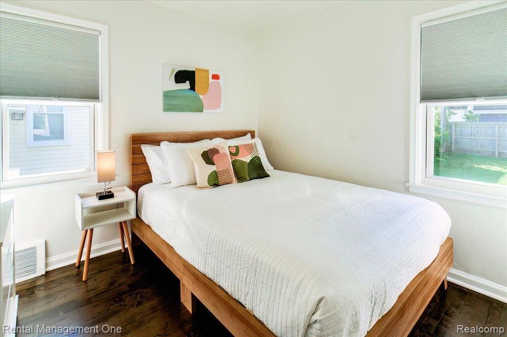710 E 12 MILE Road, Royal Oak, MI 48073 — Photo 16