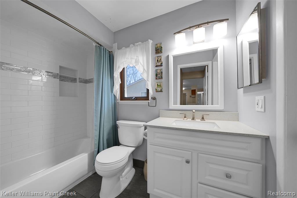 809 Corners Court, 23, Lake Orion, MI 48362 — Photo 12