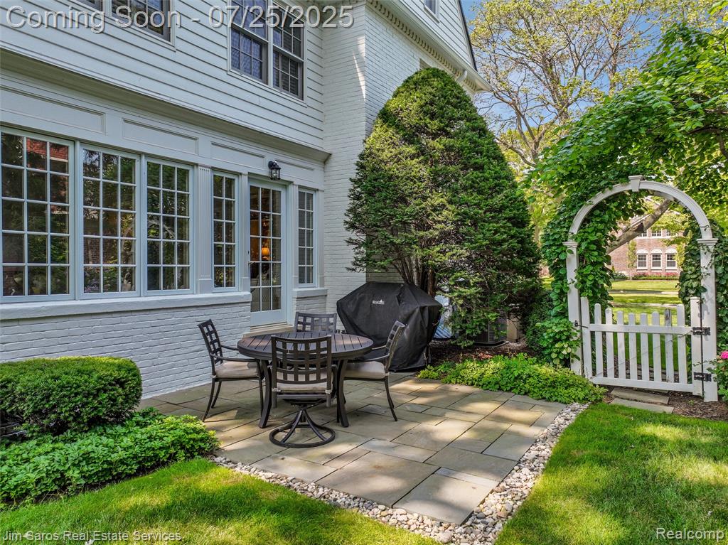 51 Lochmoor Boulevard, Grosse Pointe Shores, MI 48236 — Photo 44
