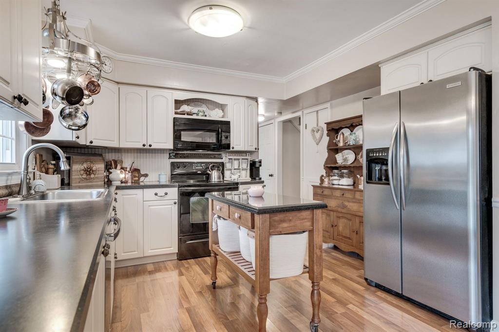 4855 CAROL Drive, Troy, MI 48085 — Photo 13