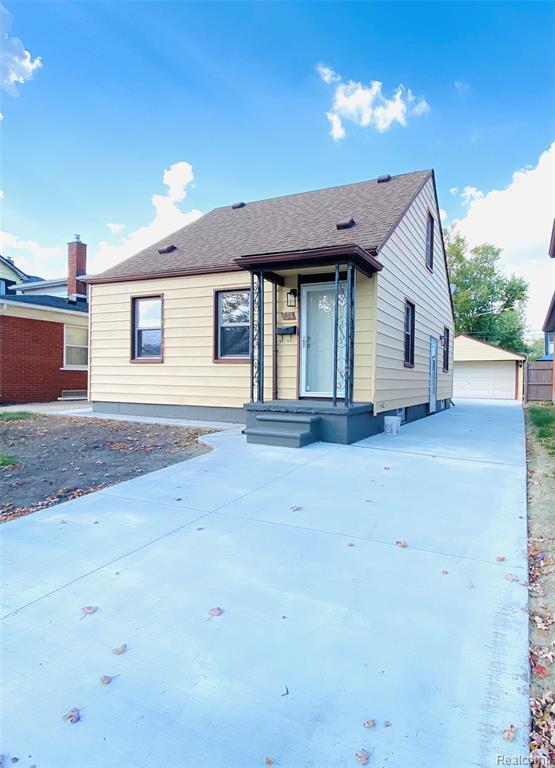 734 Highland Street, Wyandotte, MI 48192 — Photo 2