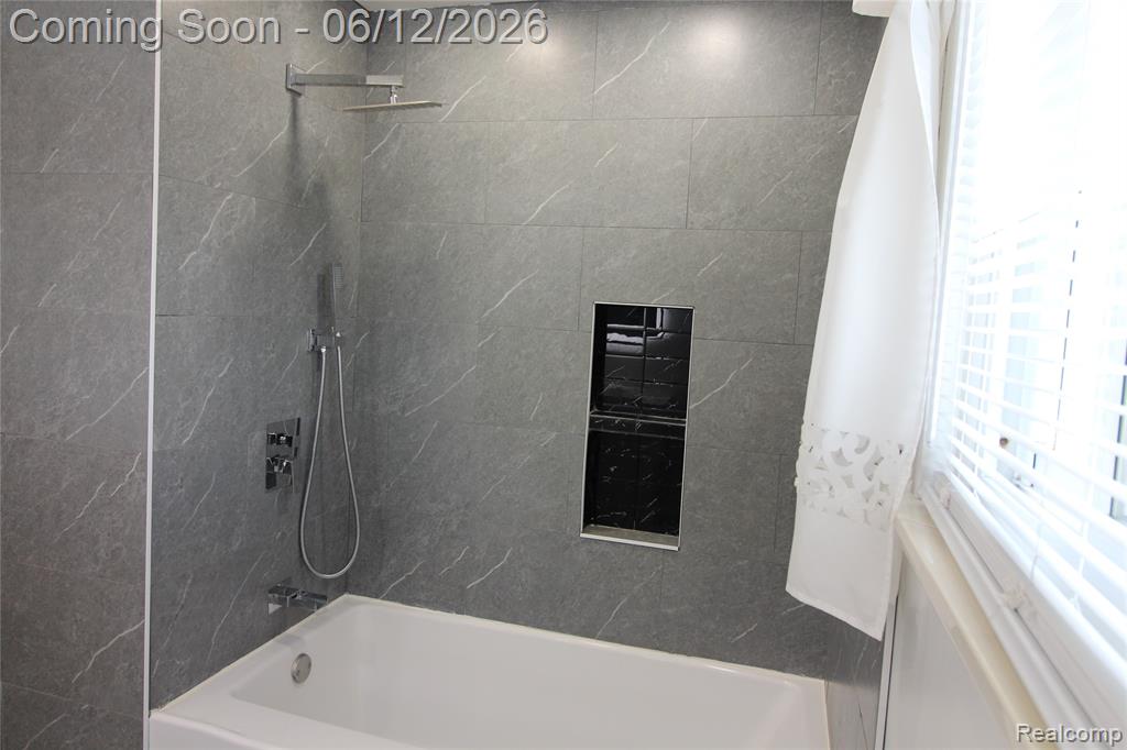 20165 Merle Court, Clinton Twp, MI 48035 — Photo 21