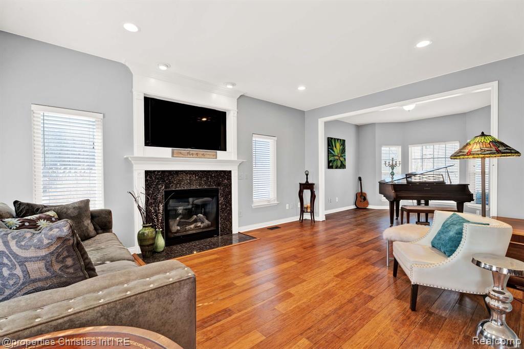 815 AMBERWOOD Street, Auburn Hills, MI 48326 — Photo 15