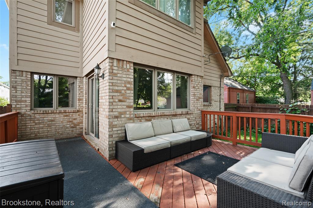 400 LA PLAZA, Royal Oak, MI 48073 — Photo 3