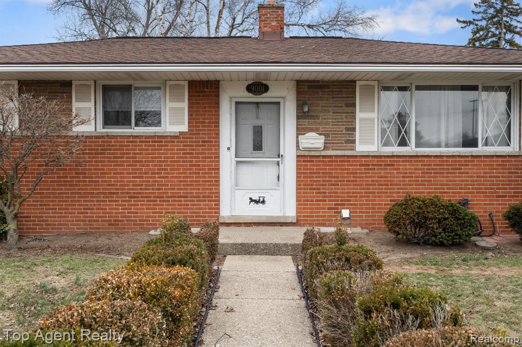 9001 Shannon Drive, Sterling Heights, MI 48314 — Photo 32