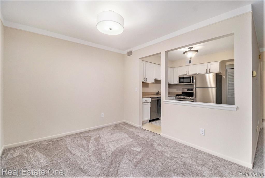 444 FOX HILLS Drive N, A-8, Bloomfield Hills, MI 48304 — Photo 7