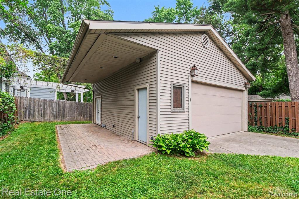 418 Austin Avenue, Royal Oak, MI 48067 — Photo 13