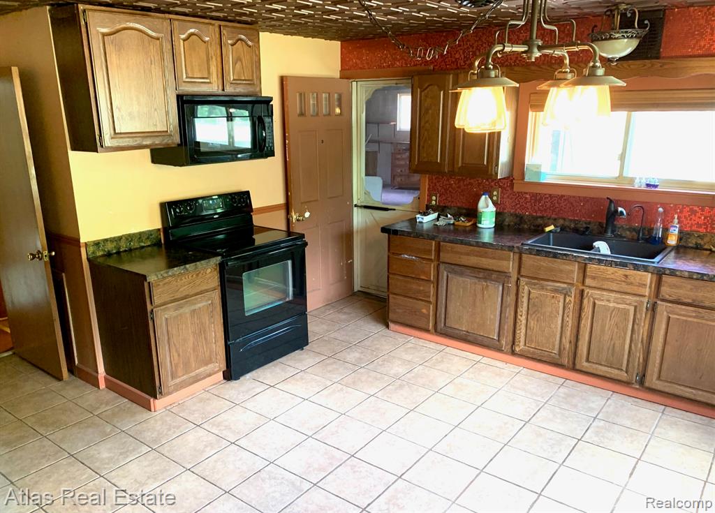 6201 S Main Street, Clarkston, MI — Photo 12