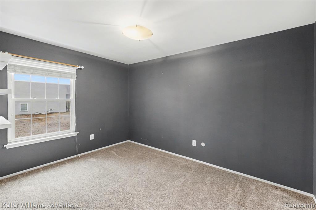 902 Chestnut Hill Drive, E, Auburn Hills, MI 48326 — Photo 12