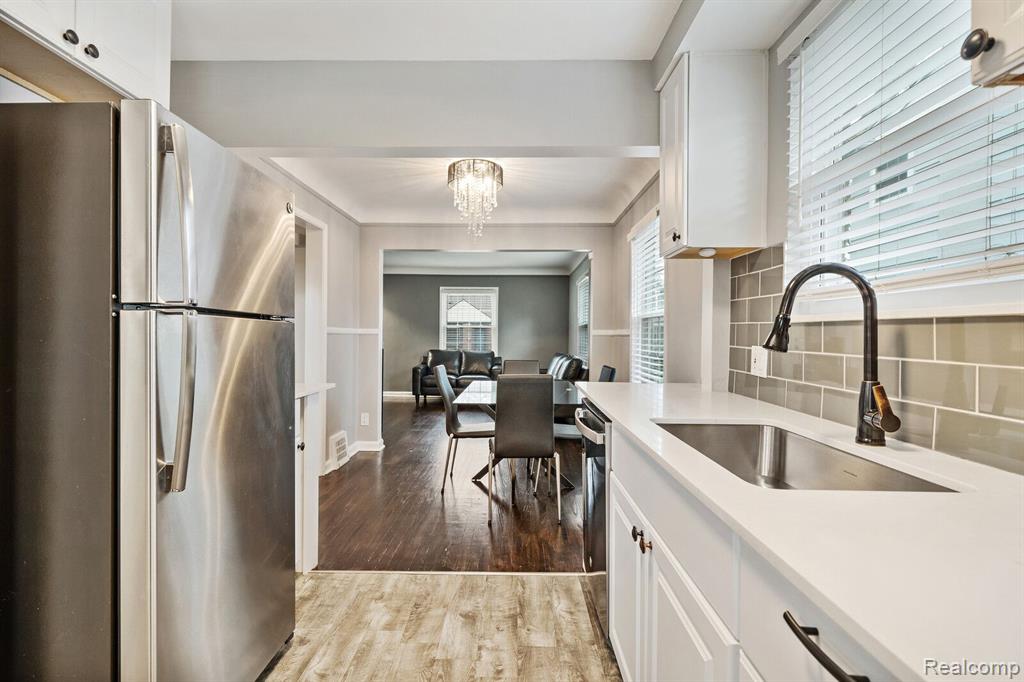 822 N GAINSBOROUGH Avenue, Royal Oak, MI 48067 — Photo 9