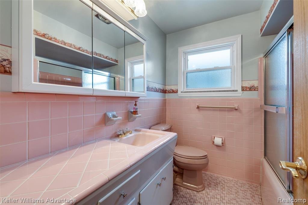 3979 Grindley Park Street, Dearborn Heights, MI 48125 — Photo 16