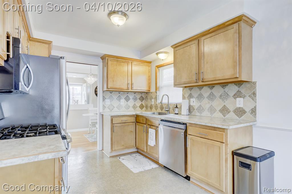 28447 Brush Street, Madison Heights, MI 48071 — Photo 14