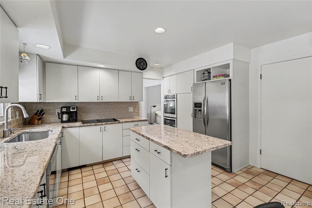 4150 Saddle Lane, West Bloomfield, MI — Photo 11