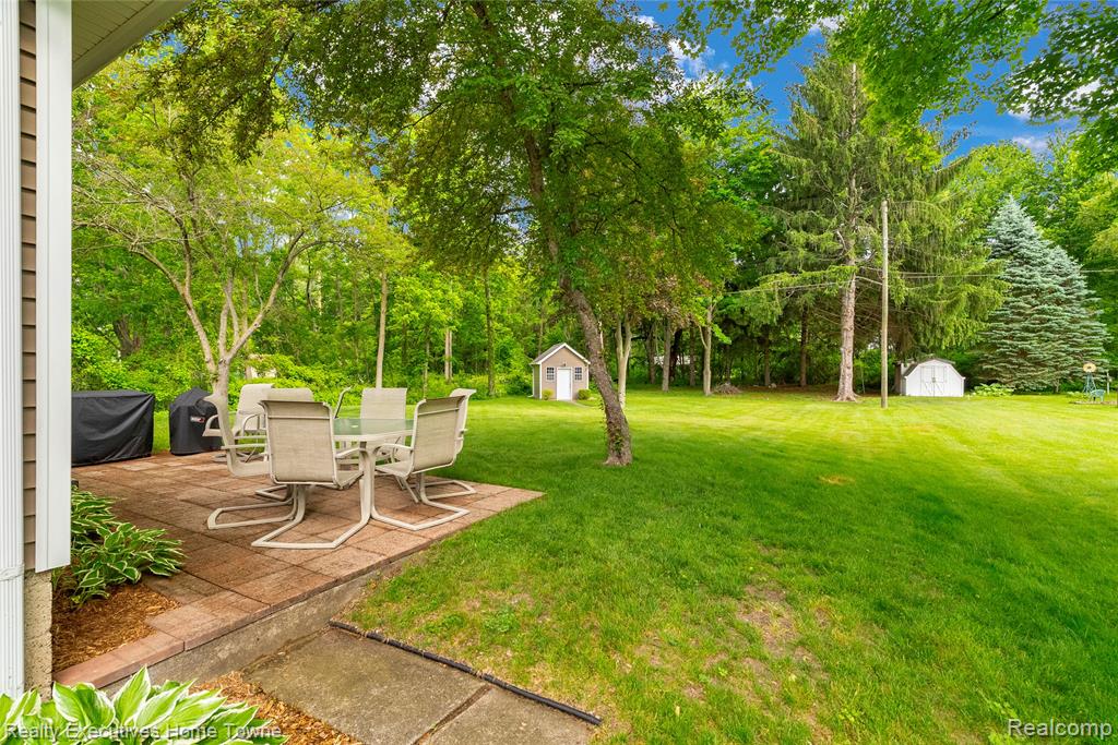 2640 Huckleberry Lane, Port Huron, MI 48060 — Photo 35