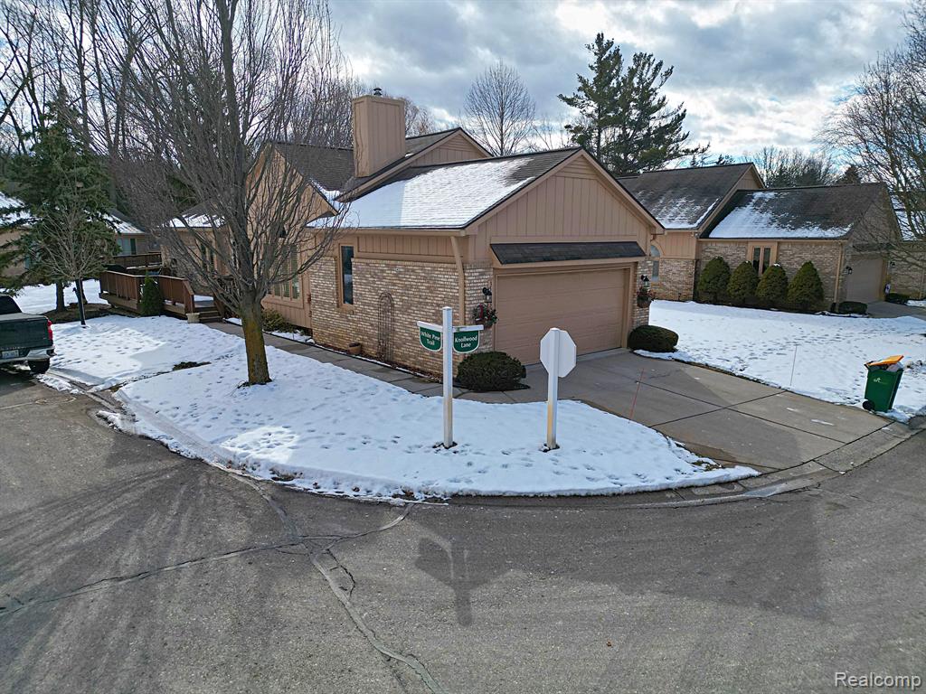35053 KNOLLWOOD Lane, Farmington Hills, MI 48335 — Photo 13