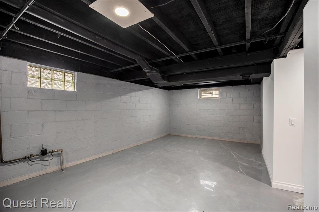 9 Hubbard, Mount Clemens, MI 48043 — Photo 21