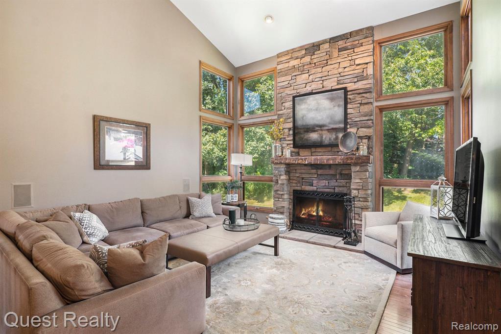 5780 GARNET Circle, Clarkston, MI 48348 — Photo 6