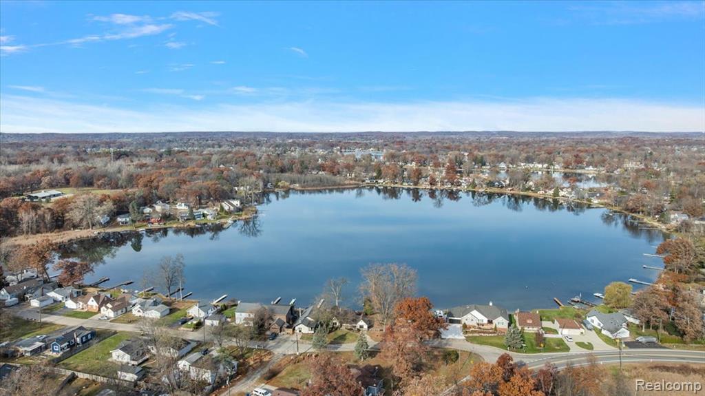 9492 Roundlake Boulevard, White Lake, MI — Photo 38