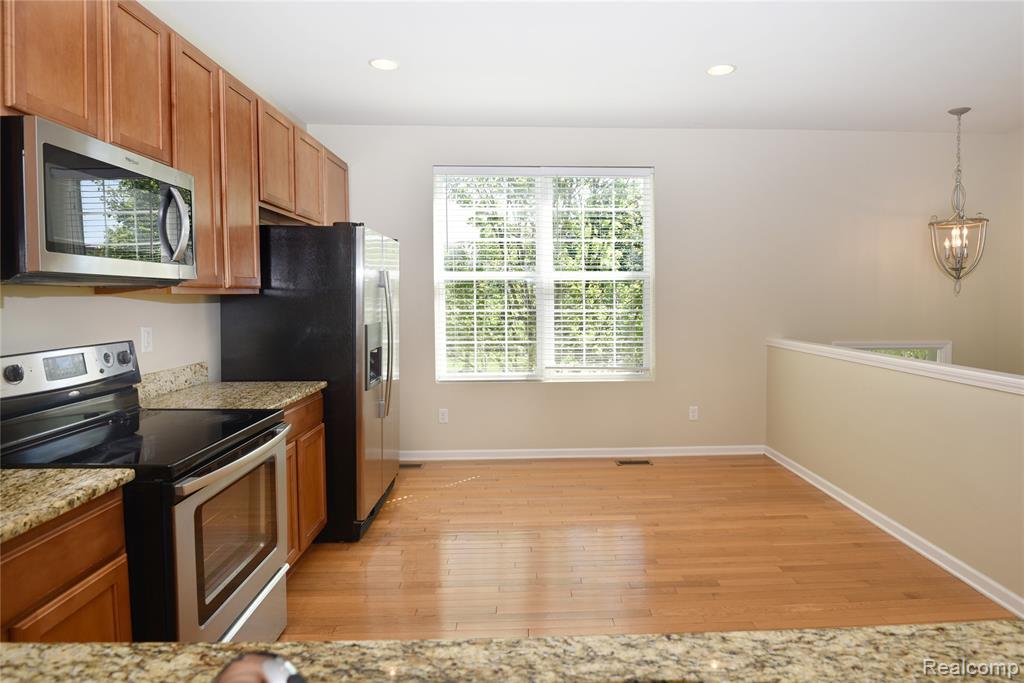 44458 Gwinnett Loop, Novi, MI — Photo 6