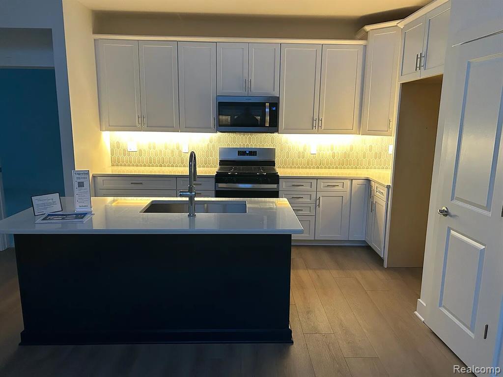 5350 Trail Vista Drive, West Bloomfield, MI 48323 — Photo 2