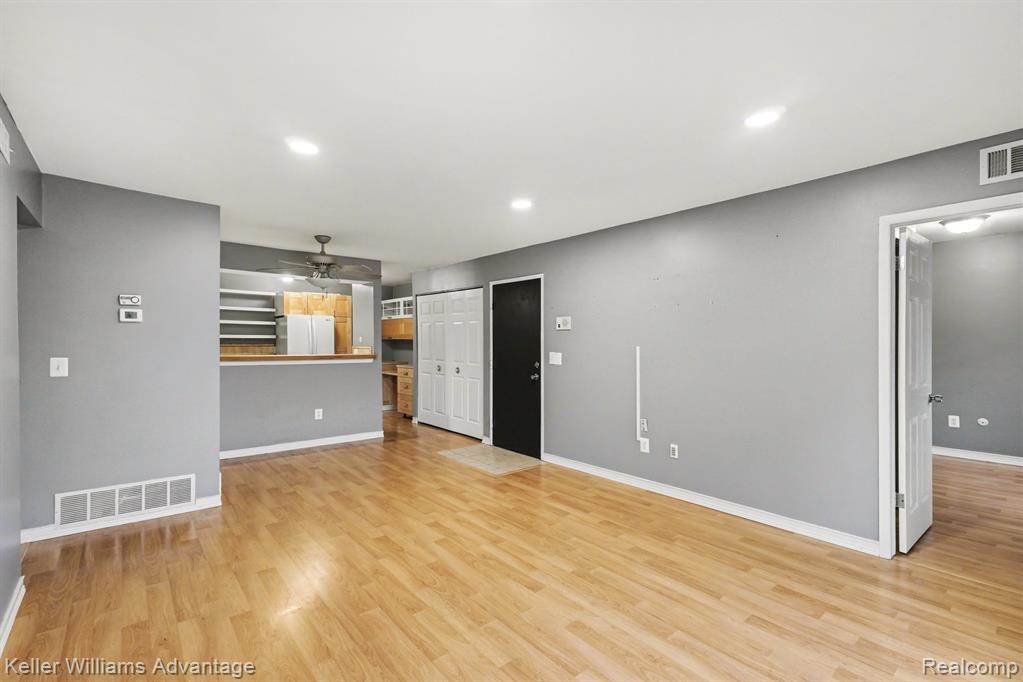 902 Chestnut Hill Drive, E, Auburn Hills, MI 48326 — Photo 3