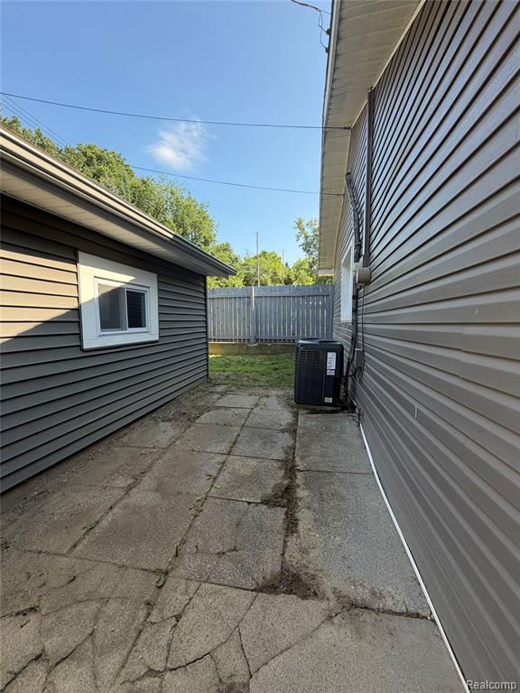 4915 Clarkston Road, Clawson, MI 48348 — Photo 14