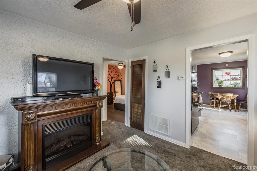 44084 Utica Road, Utica, MI 48317 — Photo 15